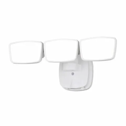 Best Reviews Of Patriot Lighting® Dualux White Led Triple Head Dusk-To-Dawn Outdoor Security Flood Light